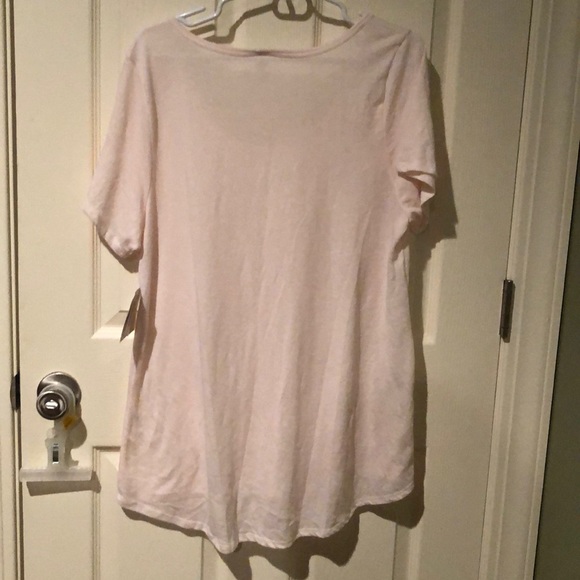 LuLaRoe Classic T - Picture 4 of 4